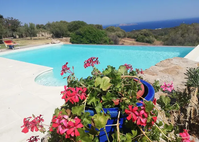 La Sima Con Piscina Vista Mare Sardegna *