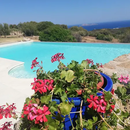 La Sima Con Piscina Vista Mare Sardegna *